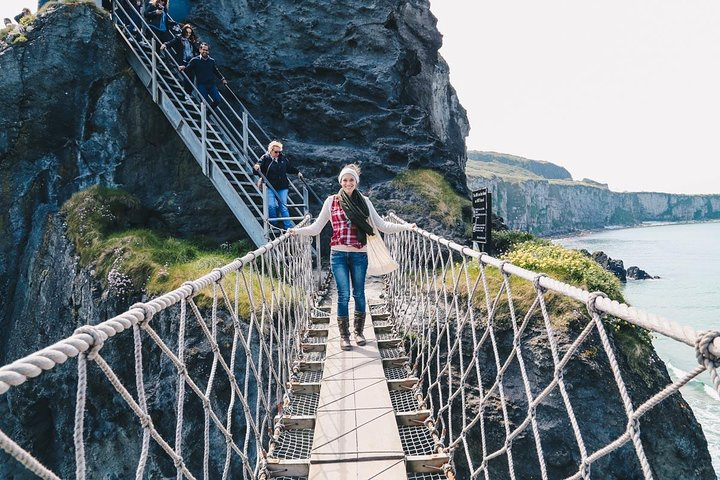Carrick-A-Rede Rope Bridge - Giant's Causeway Experiences